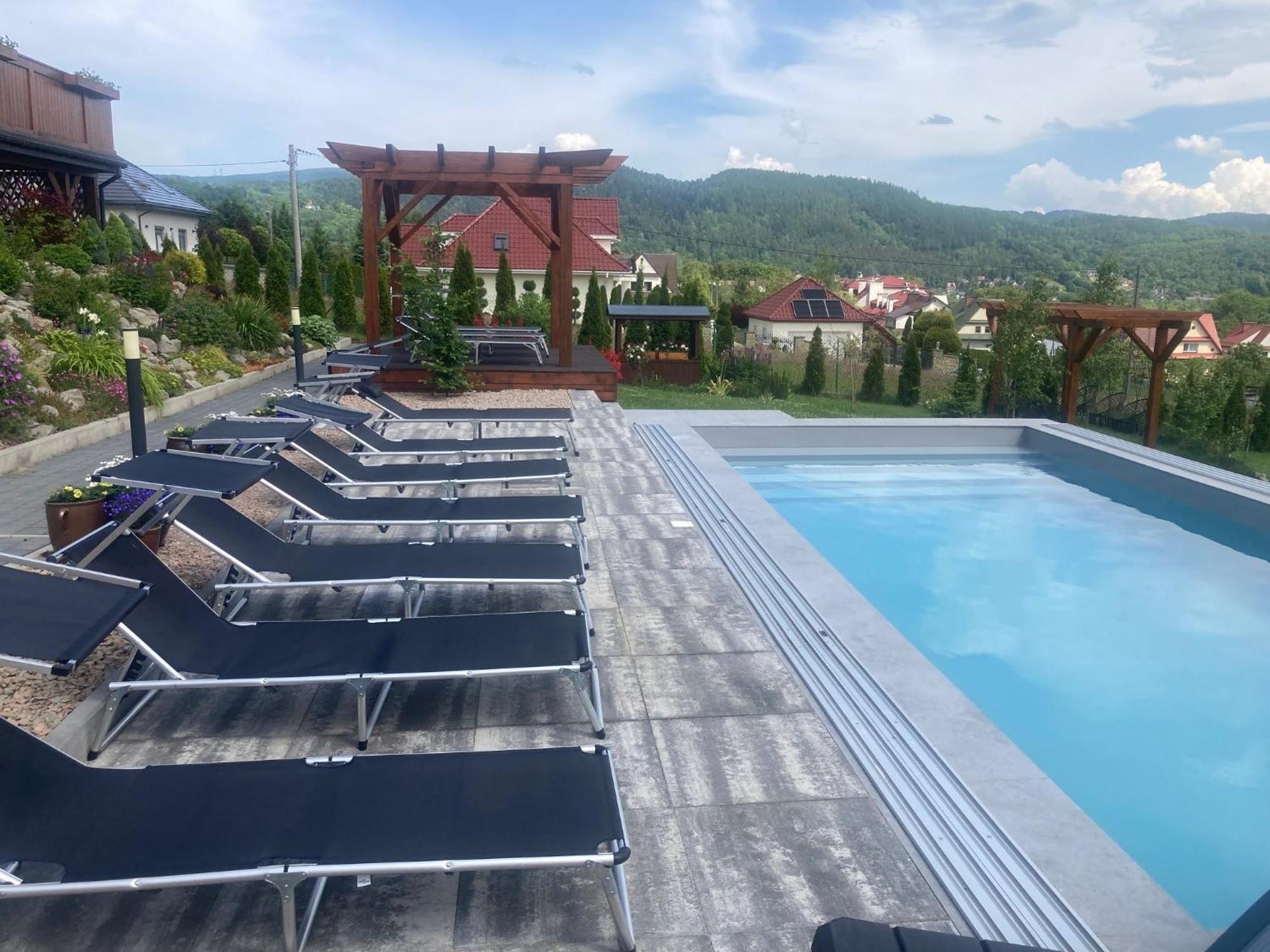 Apartamenty Black Lion Pcim Bagian luar foto