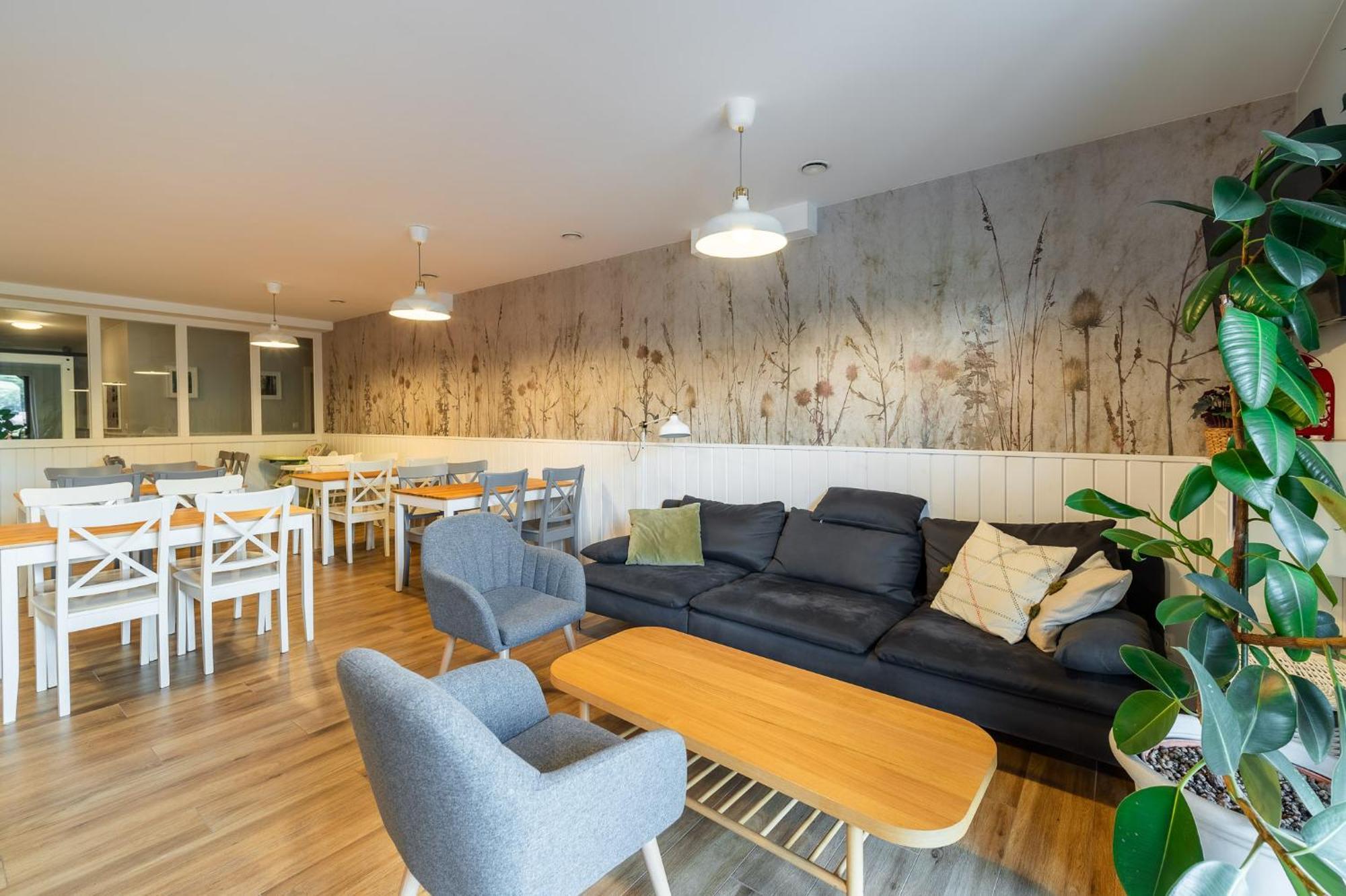 Apartamenty Black Lion Pcim Bagian luar foto