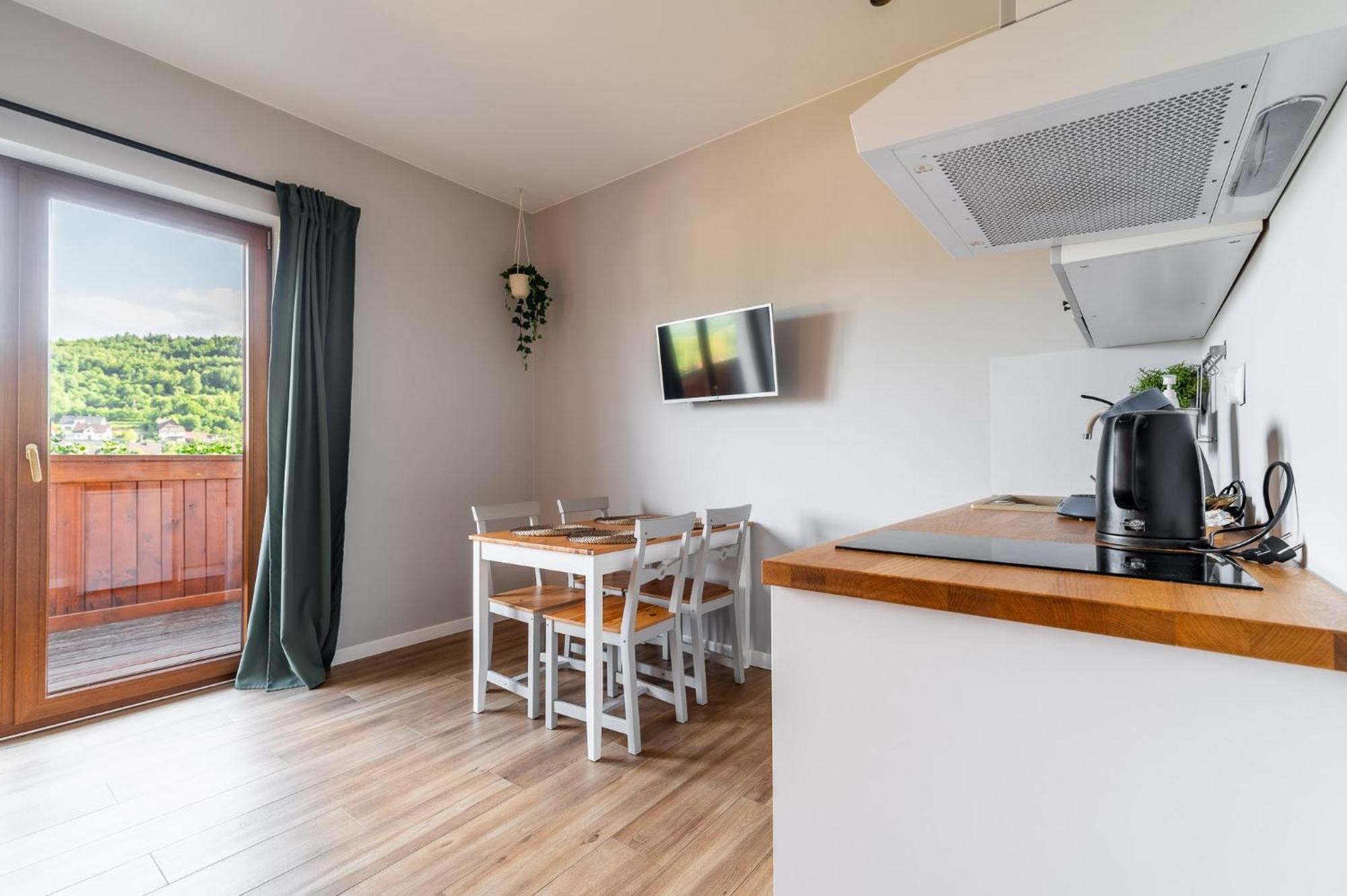 Apartamenty Black Lion Pcim Bagian luar foto