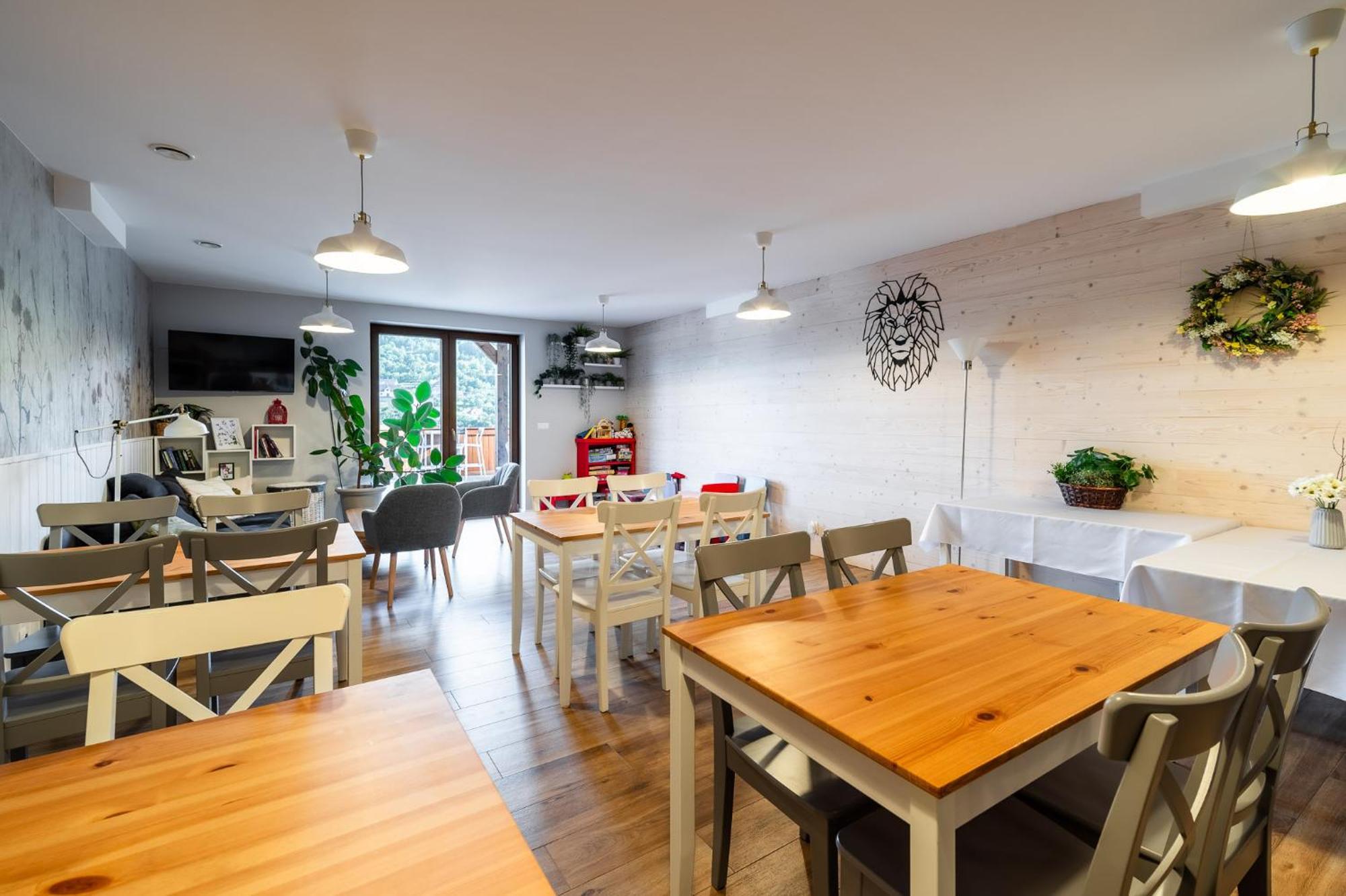 Apartamenty Black Lion Pcim Bagian luar foto